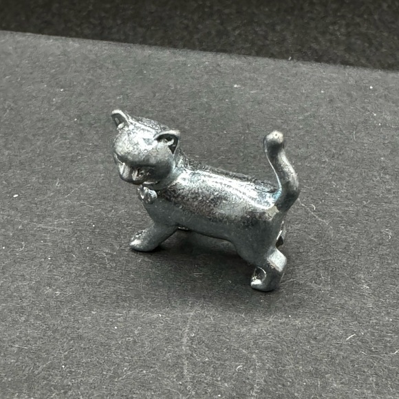 Vintage Monopoly Dollhouse Miniature Cat Replacement Piece - Picture 2 of 11